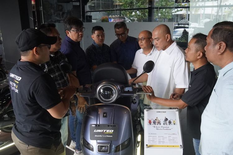 Bali, motor listrik, United E-Motor, Dorong Mobilitas Ramah Lingkungan, United Perluas Jaringan di Bali