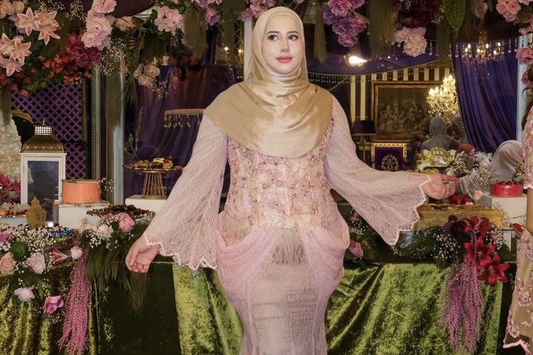 Tasyi Athasyia, 3 Gaya Lebaran Tasyi Athasyia, Elegan dan Penuh Warna