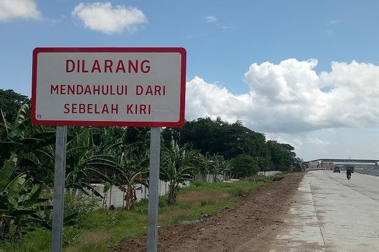jalan tol, TransJakarta, transjakarta, Jalan Tol, busway, bus transjakarta lambat, Video Bus TransJakarta Jalan Pelan di Tol, Ini Penjelasan Pihak TJ