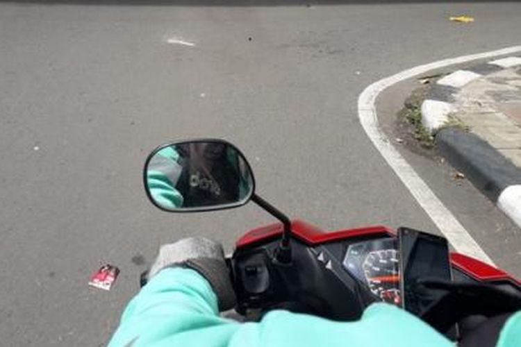 Sampang, ojol, driver ojol, driver ojol dibakar, driver ojol surabaya, Kronologi Driver Ojol Dibakar Saat Antar Penumpang ke Sampang, Berawal dari Order Offline, Awal Kejadian: Order di Surabaya Tanpa Aplikasi, Aksi Penyerangan Terjadi di Jalan Sepi, Korban Berjuang Mencari Pertolongan, Polisi Masih Lakukan Penelusuran
