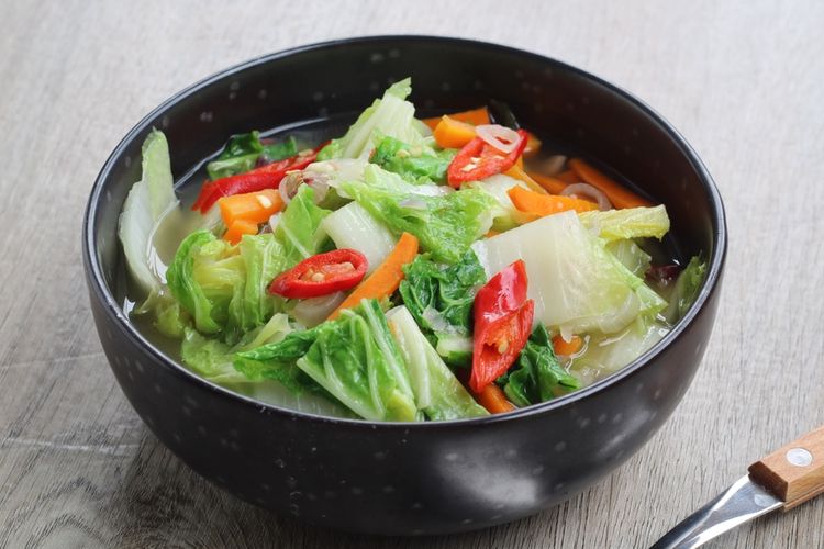 sayur rebus, sayur tumis, Sayur Rebus dan Tumis, Bagus Mana? Ini Kelebihan dan Kekurangannya, Sayur rebus: Minim lemak, tetapi nutrisi bisa berkurang, Sayur tumis: Lebih gurih, nutrisi lebih terjaga, Jadi, lebih baik mana?, Kesimpulan