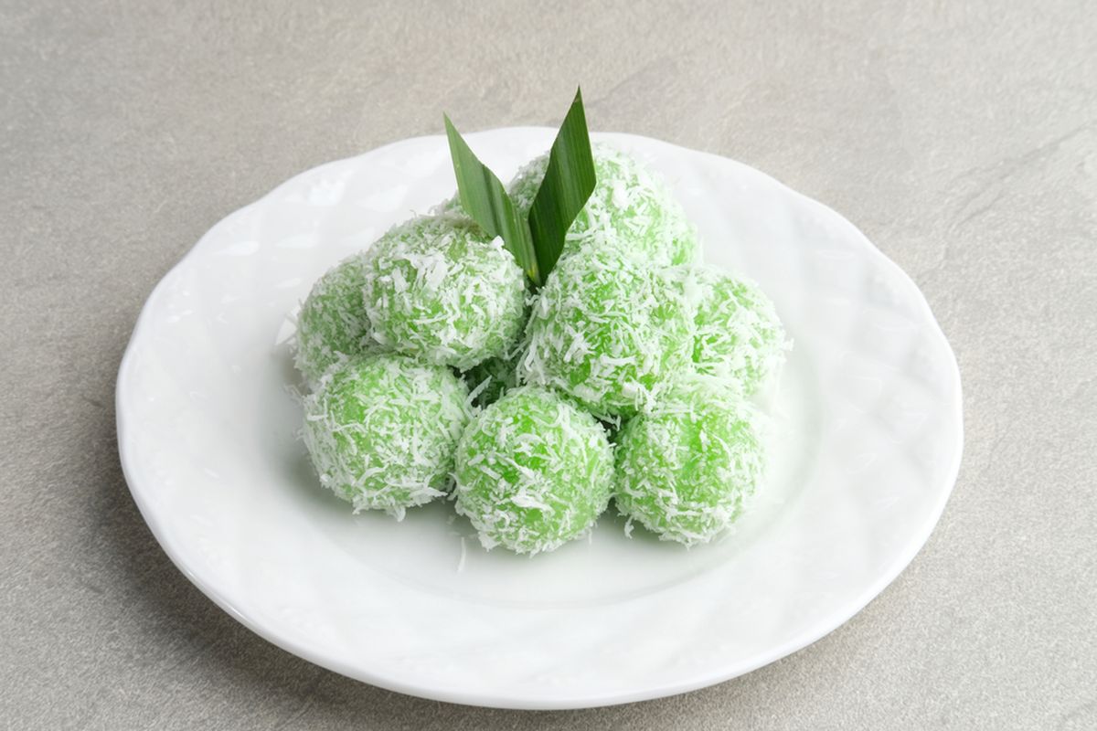 takjil, ide takjil, takjil tanpa digoreng, 7 Ide Takjil Tanpa Digoreng, Manis dan Menyegarkan, 1. Putu ayu, 2. Salad buah, 3. Lupis, 4. Puding buah, 5. Klepon, 6. Es buah, 7. Kolak pisang dan ubi