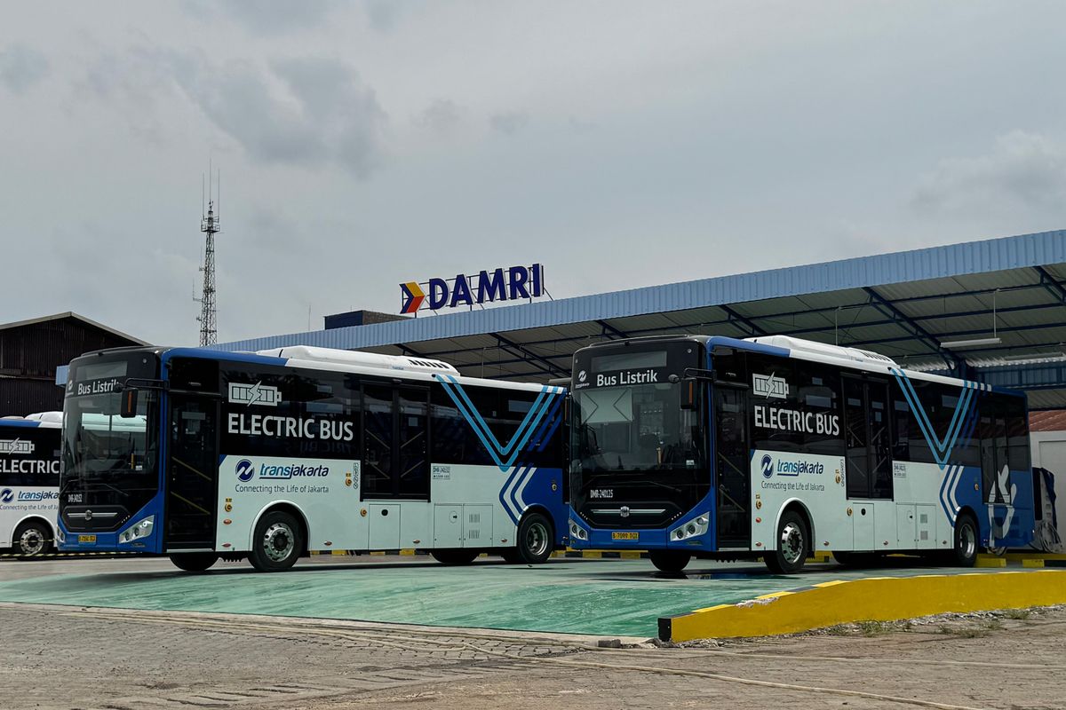 DAMRI, bus listrik, transportasi berkelanjutan, Net Zero Emission, Bus listrik, net zero emission, Damri, DAMRI Tambah 200 Bus Listrik Sepanjang 2025