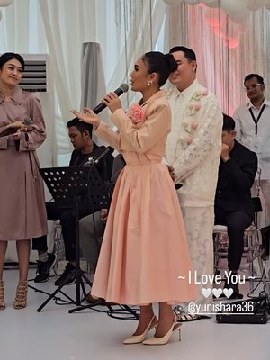 Syahrini, ulang tahun Syahrini, Syahrini ulang tahun, Ulang tahun Syahrini, seleb yang hadir di ultah syahrini, gaya seleb di ulang tahun Syahrini, 4 Gaya Seleb di Pesta Ulang Tahun Syahrini, Yuni Shara Nuansa Peach, 1. Krisdayanti, 2. Yuni Shara, 3. Melly Goeslaw, 4. Reza Artamevia