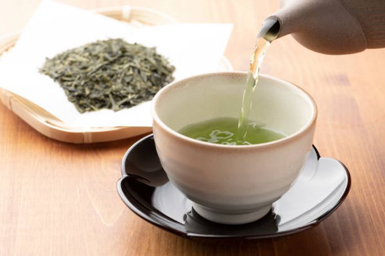 manfaat minum teh hijau setiap hari, khasiat teh hijau untuk kesehatan, teh hijau bantu turunkan berat badan, manfaat teh hijau untuk jantung, 10 Manfaat Minum Teh Hijau Setiap Hari, Kaya Antioksidan, 1. Kaya Antioksidan, 2. Meningkatkan Fungsi Otak, 3. Mendukung Pembakaran Lemak, 4. Bantu Turunkan Risiko Kanker, 5. Melindungi Otak dari Penuaan, 6. Menjaga Kesehatan Mulut, 7. Mendukung Pengelolaan Gula Darah, 8. Menurunkan Risiko Penyakit Jantung, 9. Mendukung Penurunan Berat Badan, 10. Mendukung Umur Panjang