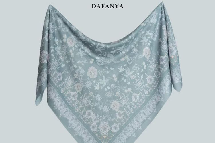 hijab motif bunga, hijab motif segi empat, rekomendasi hijab motif, voal motif, kerudung motif terbaru, 7 Rekomendasi Hijab Voal Motif untuk Lebaran, Harga di Bawah Rp 80.000