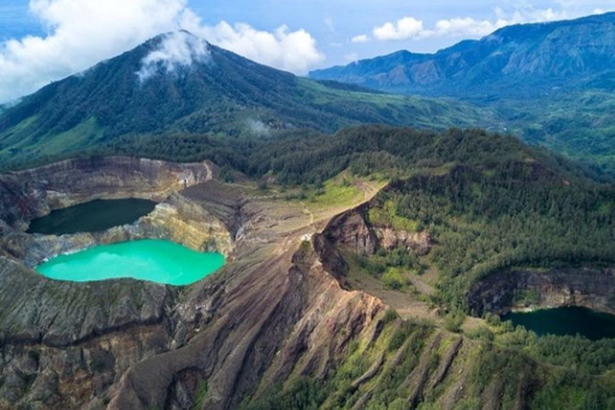 Pulau Flores, gunung Inerie, wisata flores, Gunung Kelimutu, Gunung Inerie, Wisata Pulau Flores, Bisa Mendaki Gunung-gunung Api yang Menakjubkan