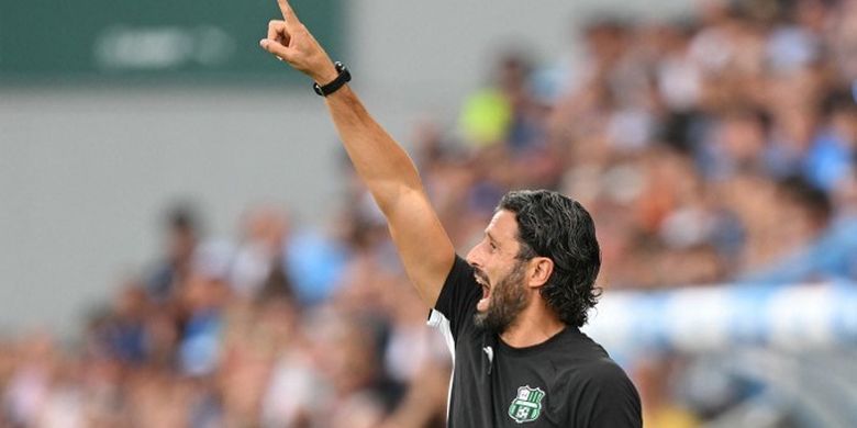 Liga Italia, Sassuolo, Fiorentina, Jay Idzes, Liga Italia 2025-2026, Fabio Grosso, Serie A, Sassuolo vs Fiorentina, Hasil Sassuolo vs Fiorentina, Hasil Sassuolo Vs Fiorentina 3-1, Pelatih Jay Idzes Kena Kartu Merah