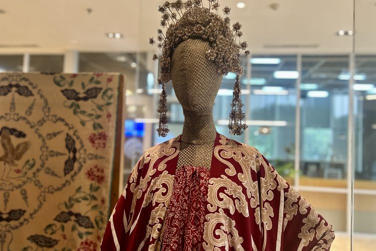 Era Soekamto, UNESCO, Rinaldy A Yunardi, Rinaldy Yunardi, era soekamto, era soekamto batik, penghargaan unesco untuk era soekamto, era soekamto dan rinaldy yunardi dapat penghargaan unesco, Era Soekamto dan Rinaldy A. Yunardi Raih Penghargaan UNESCO Berkat Komitmen Lestarikan Batik