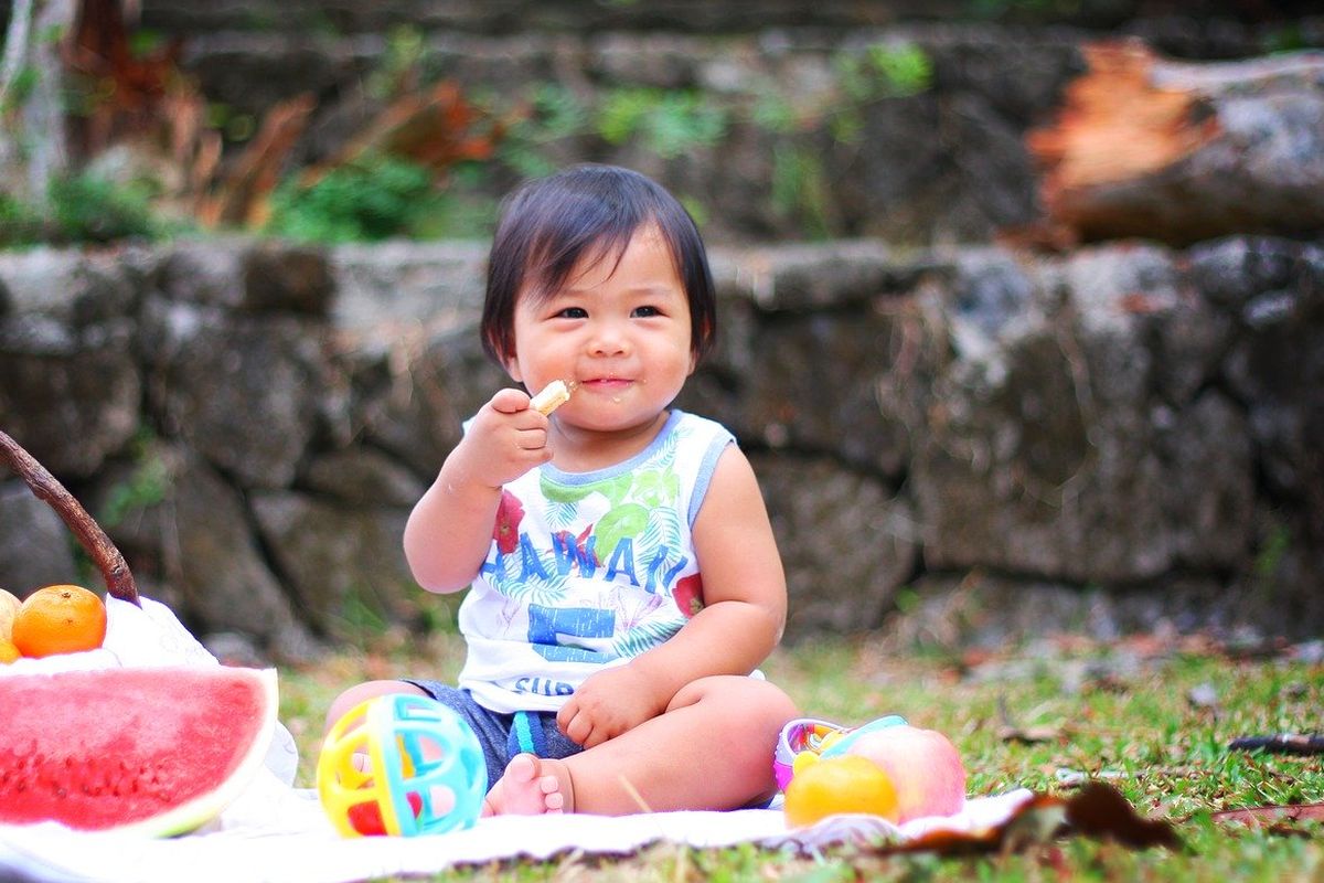 rambut bayi, rambut tebal, Mencukur Habis Rambut Bayi Bikin Tumbuh Lebih Tebal, Benarkah?