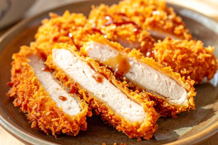 ayam katsu, cara membuat ayam katsu, chicken katsu, resep ayam katsu, ayam katsu empuk, ayam katsu tidak keras, ayam katsu matang, ayam katsu ekonomis, Trik Bikin Ayam Katsu Tidak Keras dan Matang Sempurna, Bahannya Ekonomis!