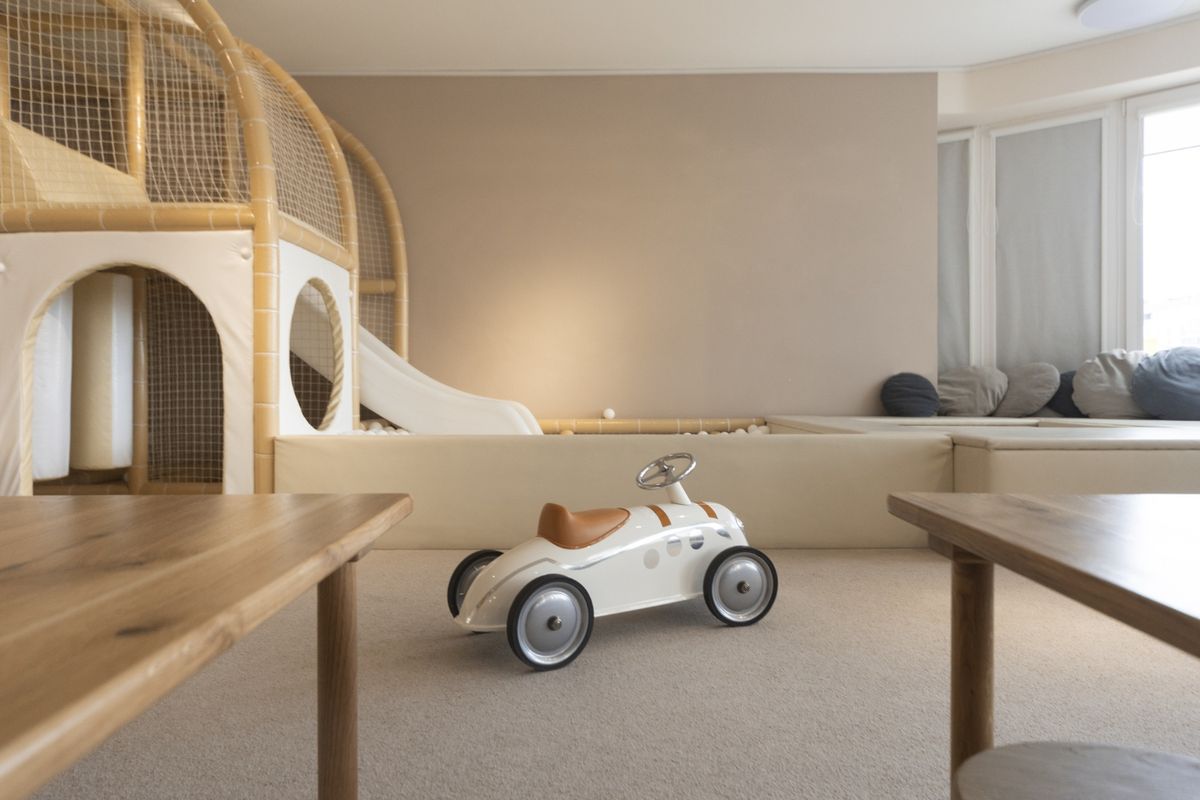 kamar tidur anak, beige mom, sad beige mom, warna kamar anak, Sad Beige Mom, warna cat kamar tidur anak, tren sad beige mom, tren beige mom, beige mom trend, warna kamar tidur anak, Kamar Tidur Anak Bernuansa Netral? Tambahkan Warna Cerah, Ini Manfaatnya Menurut Psikolog