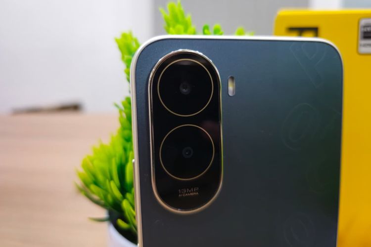 Poco C81 Pro, Menggenggam Poco C81 Pro, HP Rp 1 Jutaan dengan Baterai Jumbo, Layar LCD 120 Hz, Desain "percaya diri", Isi kotak kemasan, Spesifikasi Poco C81 Pro dan harganya
