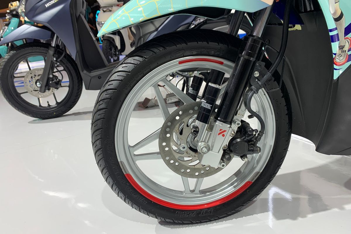 risiko kecelakaan, kenyamanan berkendara, sokbreker kendaraan, perawatan sokbreker, Kenali Bahaya Kerusakan Sokbreker pada Motor Anda, Rusaknya Sokbreker Berdampak pada Kenyamanan dan Keamanan, Risiko Kecelakaan Meningkat, Gejala Sokbreker Rusak yang Perlu Diwaspadai, Investasi Keamanan Melalui Perawatan Sokbreker