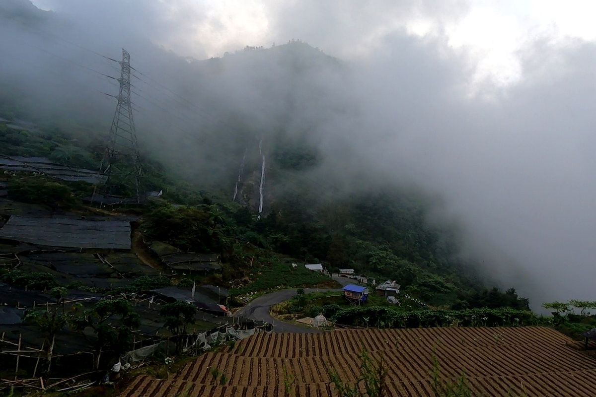 Curug Sikarim, Jalur Curug Sikarim, Hindari Jalur Curug Sikarim Saat ke Dieng, Ini Alasannya