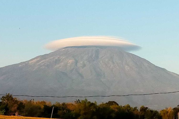 Mbok Yem, Mbok Yem Gunung Lawu, mbok yem meninggal dunia, pecel mbok yem gunung lawu, warung mbok yem di ketinggian berapa, nasi pecel warung mbok yem, Mengenal Warung Mbok Yem di Gunung Lawu, Dirindukan Pendaki