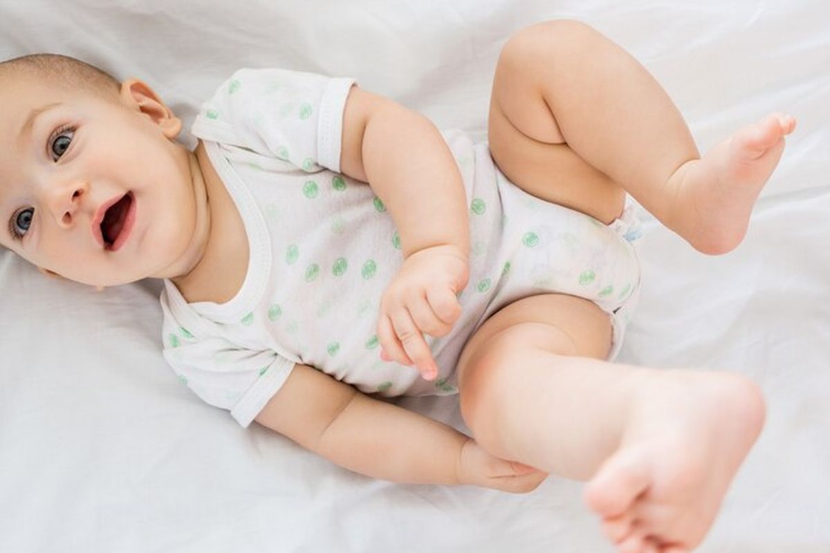 bayi dicium orang lain, dampak mencium bayi sembarangan, yang harus dilakukan jika bayi dicium orang lain, Bayi Terlanjur Dicium Orang Lain, Apa yang Harus Dilakukan?, 1. Bersihkan pakai tisu basah, 2. Perkuat daya tahan tubuh, 3. Pakai losion, 4. Mandi