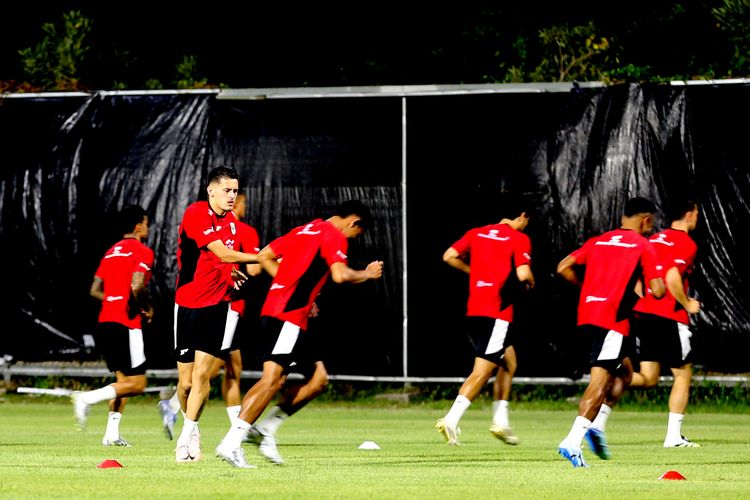 Timnas Indonesia, daftar pemain timnas, FIFA Matchday, Thom Haye, Eliano Reijnders, pemain super league, klub super league, Sebanyak 13 Pemain Super League Ramaikan Skuad Timnas Indonesia di FIFA Matchday, Persib Bandung Sumbang Pemain Terbanyak, Kontribusi Klub Super League Lain, Jadwal FIFA Matchday Timnas Indonesia, Daftar Pemain Super League di Timnas Indonesia