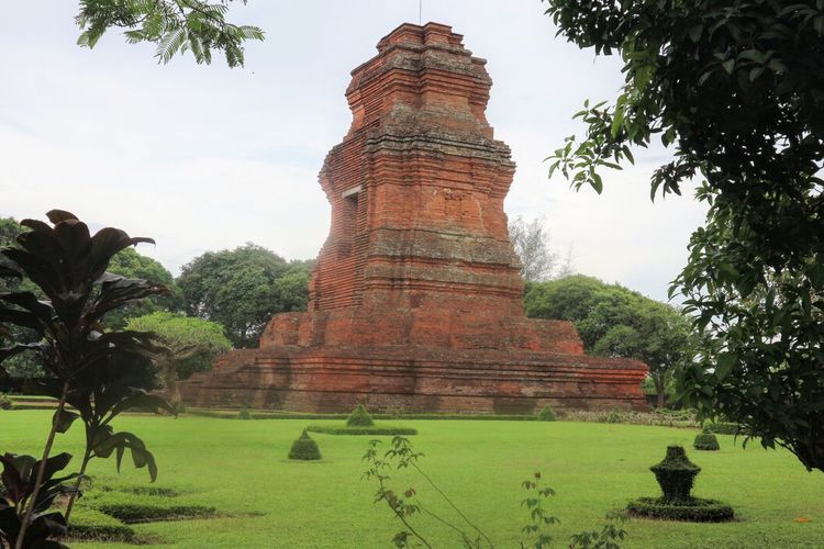 kerajaan, candi, Jawa Timur, wisata, 8 Wisata Candi di Jawa Timur, Lokasi, Sejarah, dan Peninggalan Kerajaannya