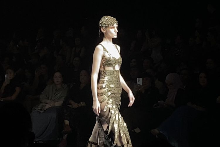 Eddy Betty, fashion show, Luminescence, Fashion Show, luminescence, eddy betty luminescence, fashion show luminescence, designer eddy betty, Luminescence, Karya Eksperimental Eddy Betty yang Terinspirasi Keindahan Pantai