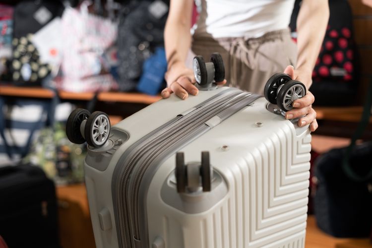packing cubes, 5 Kesalahan Packing yang Harus Dihindari Wisatawan, 1. Bawa pakaian terlalu banyak, 2. Tidak menggunakan packing cubes, 3. Pakai koper yang tidak berkualitas, 4. Melupakan fungsi tas jinjing, 5. Tidak mengemas perlengkapan mandi dengan benar