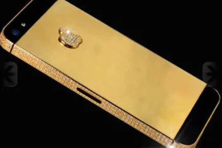 smartphone, 10 Smartphone Super Mahal yang Pernah Dijual, Falcon Supernova iPhone 6 Pink Diamond - Rp 810,82 miliar, iPhone 5 Black Diamond - Rp 250,77 miliar, iPhone 4S Elite Gold - Rp 157,15 miliar, iPhone 4 Diamond Rose - Rp 133,74 miliar, Goldstriker iPhone 3GS Supreme - Rp 53,50 miliar, iPhone 3G King’s Button - Rp 41,79 miliar, Diamond Crypto Smartphone - Rp 21,73 miliar, Goldvish Le Million - Rp 16,72 miliar, Gresso Luxor Las Vegas Jackpot - Rp 16,72 miliar, Goldvish Revolution - Rp 8,16 miliar