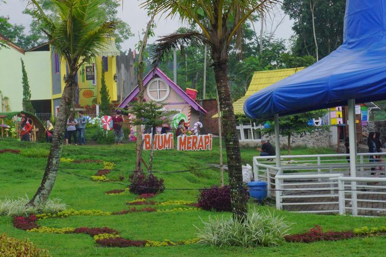 Merapi, 7 Rekomendasi Tempat Wisata Hidden Gem di Sekitaran Gunung Merapi, 1. Plunyon Kalikuning, 2. Bunker Kaliadem, 3. Tankaman Natural Park, 4. Museum Petilasan Mbah Maridjan, 5. Blue Lagoon (Tirta Budi), 6. Stonehenge Cangkringan, 7. Agro Wisata Bhumi Merapi