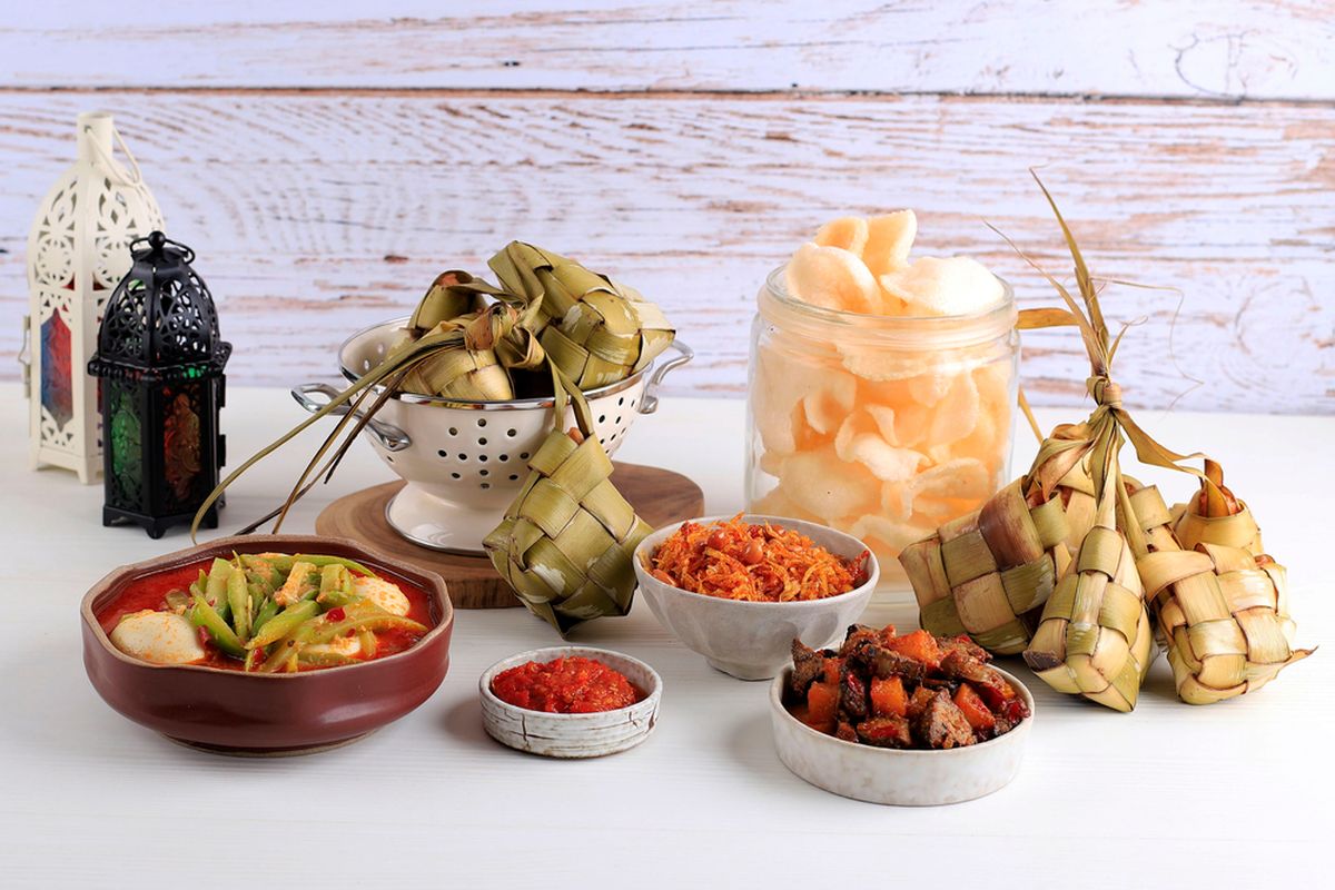 Lebaran, Bosan Ketupat dan Opor? Coba 7 Kuliner Timur Tengah dan Sekitarnya untuk Lebaran, 1. Baklava (Turki), 2. Sheer Khurma (India, Pakistan, Bangladesh), 3. Maamoul (Lebanon, Yordania, Suriah), 4. Tajine (Maroko), 5. Lokum/Turkish Delight (Turki), 6. Bolani (Afghanistan), 7. Biryani (India &amp; Timur Tengah)