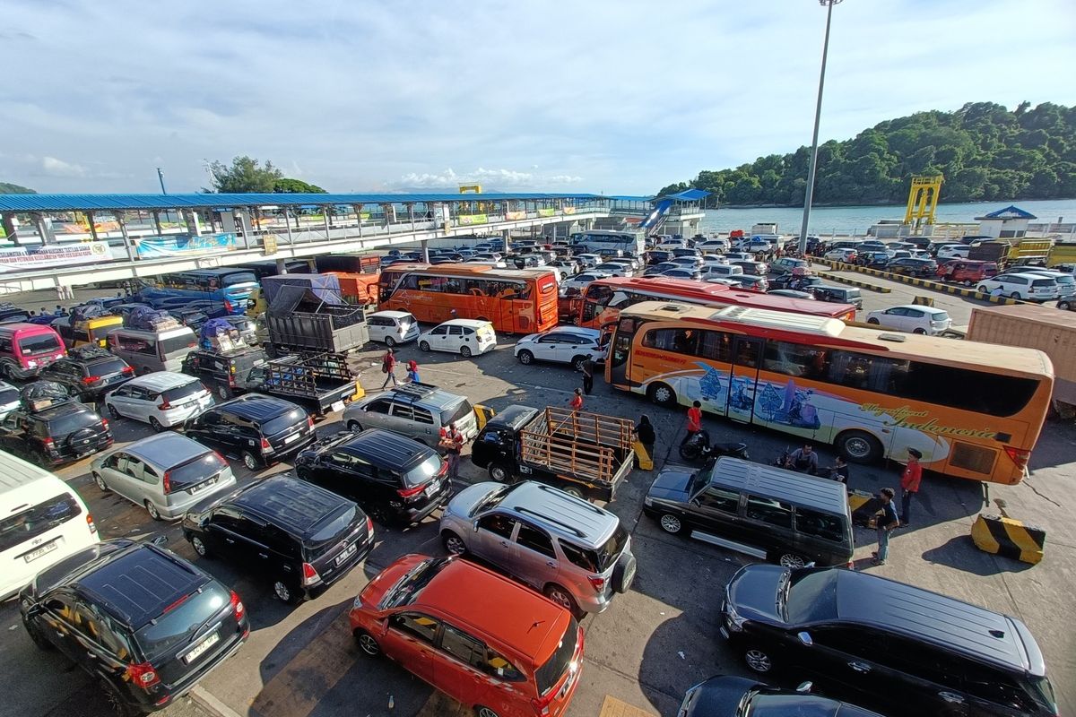 Merak, Bakauheni, Kemenhub, libur nataru, pelabuhan penyeberangan, Strategi Kemenhub Antisipasi Kemacetan di Merak–Bakauheni Saat Nataru
