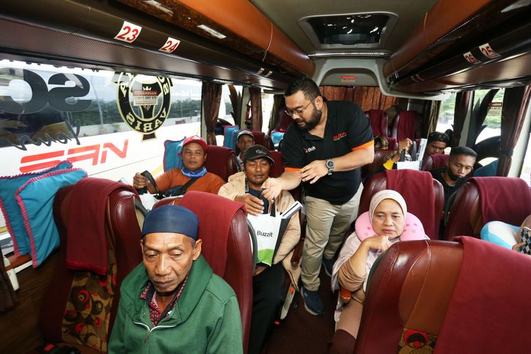travel gelap, Minimnya Transportasi Desa, Travel Gelap Jadi Alternatif