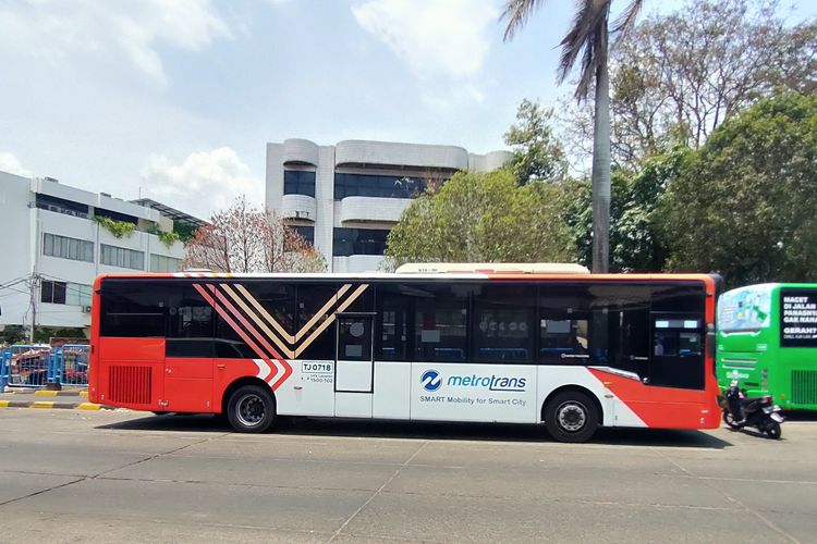 Pemprov DKI Pertimbangkan Kenaikan Tarif Bus Transjakarta