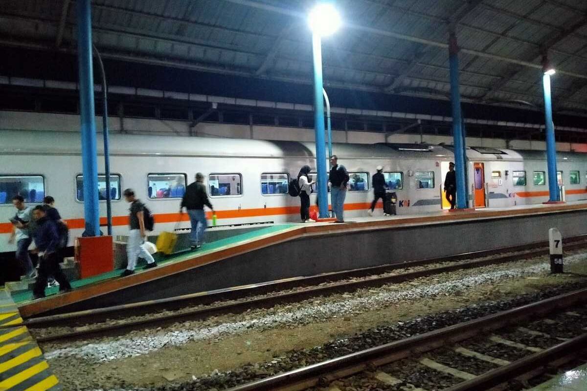 Kereta Api Laris Manis di Wilayah Grobogan Saat Libur Panjang Paskah 2026, Stasiun dengan volume penumpang tertinggi Daop 4, Kereta ekonomi jadi favorit, Dukung pertumbuhan pariwisata daerah, Antisipasi peningkatan penumpang