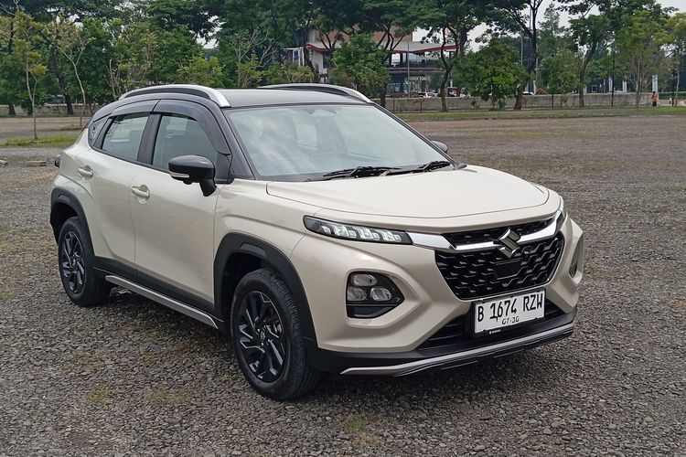 Daihatsu Rocky, SUV ringkas, suzuki fronx, Mobil Hybrid, Adu Cicilan Mobil Hybrid LSUV 2025: Suzuki Fronx vs Daihatsu Rocky