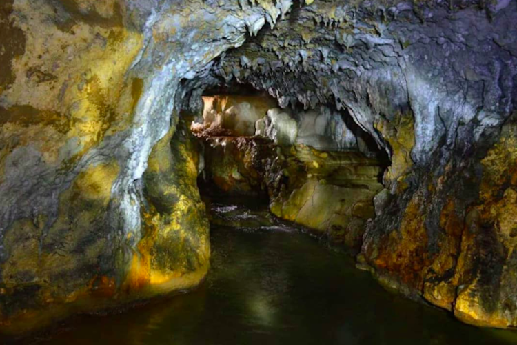 Wisata Pati, Alun-Alun Pati, Waduk Gunung Rowo, wisata murah Pati, tiket wisata Pati, 7 Tempat Wisata Murah di Pati, Tiket Masuk Mulai Rp 5.000, Waduk Gunung Rowo, Waduk Seloromo, Gua Pancur Jimbaran, Alun-alun Pati, Pantai Kertomulyo, Bukit Naga Jollong, Gua Wareh