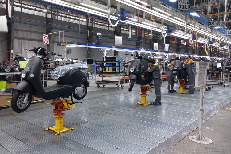 industri otomotif, manufaktur, mobil listrik, VinFast, pabrik vinfast, VinFast Indonesia, Melihat Langsung Pabrik VinFast di Vietnam, Pakai 1.400 Robot, Kapasitas Produksi Raksasa, Bengkel Modern, Perakitan hingga Baterai, Skuter Listrik, Dorong Inovasi Masa Depan