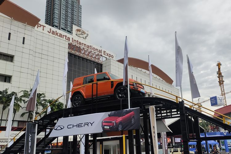 SUV listrik, iCar V23, Tes Singkat iCar V23: Libas Tanjakan Curam 38 Derajat