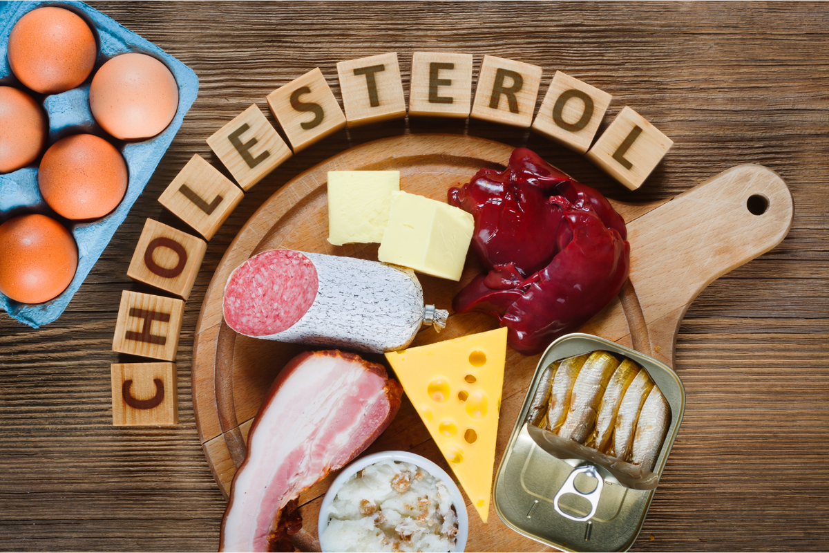 Kolesterol, kolesterol, Cara menurunkan kolesterol, cara menurunkan kolesterol, makanan untuk menurunkan kolesterol, Cara Menurunkan Kolesterol Lewat Makanan agar Tubuh Tetap Sehat, 1. Fokus pada lemak takjenuh tunggal (Monounsaturated Fat), 2. Utamakan lemak takjenuh ganda, terutama omega-3, 3. Batasi lemak trans, 4. Konsumsi serat larut, 5. Pertimbangkan suplemen pendukung