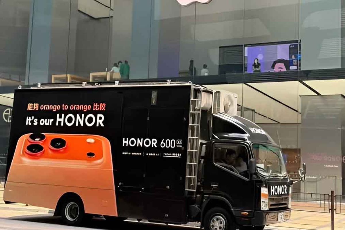 smartphone, Honor 600 Pro, Honor 600, Apple Store, iPhone 17 Pro, Aksi Nyeleneh Honor, Pamer HP Mirip iPhone 17 di Apple Store