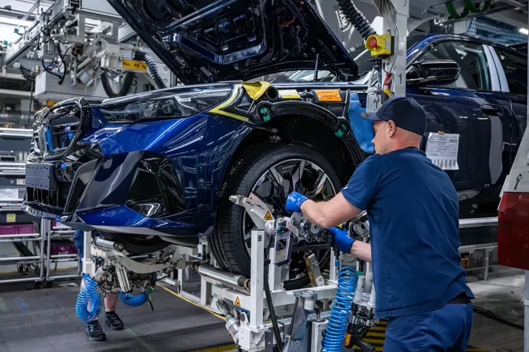 mobil listrik, Neue Klasse, Akselerasi BMW, Capai 2 Juta Mobil Listrik Hanya dalam Dua Tahun