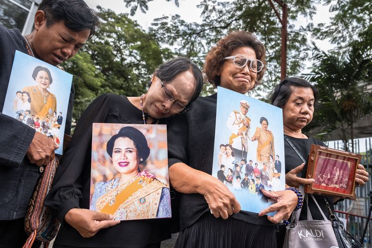 wisata thailand, Ratu Sirikit meninggal, masa berkabung Thailand, aturan berpakaian di Thailand, wisatawan di Thailand, Jangan Pakai Baju Cerah saat Wisata ke Thailand, Kenapa?