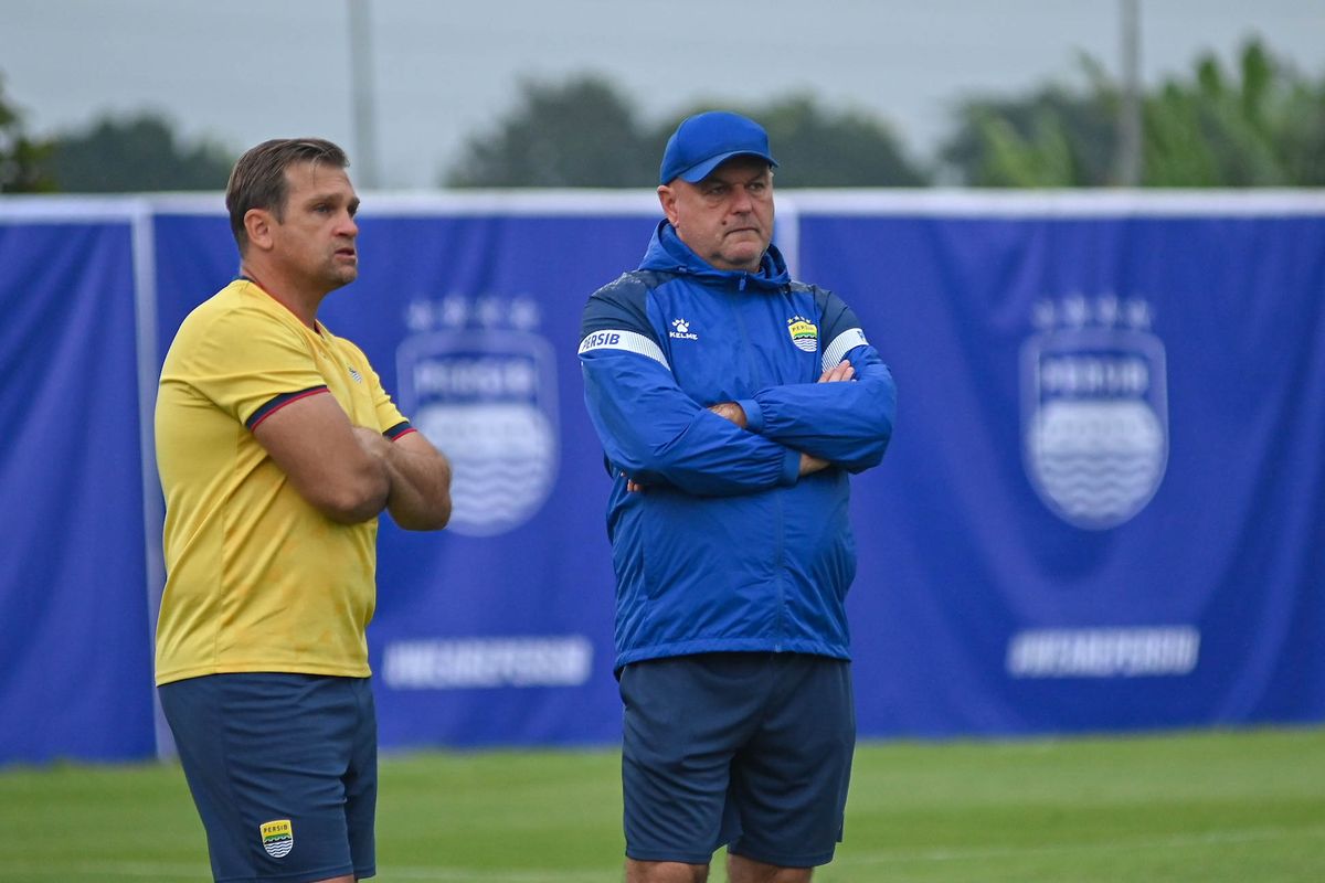 Persib, Bojan Hodak, Adam Przybek, ACL 2, Sergio Castel, Super League 2025-2026, Sergio Castel Datang, Pelatih Persib Jawab soal Siapa yang Terbuang 