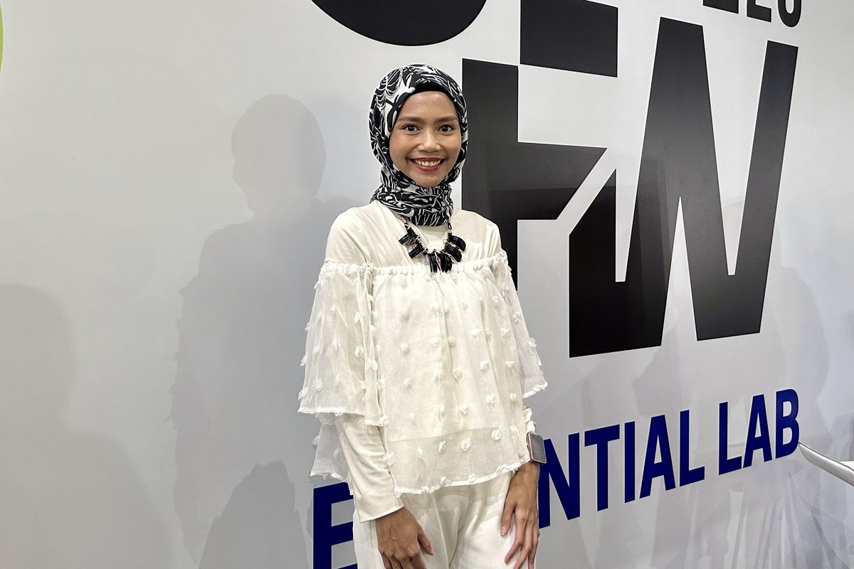 hijab, hijab polos, Hijab bermotif, mix and match hijab, tips mix and match, tips mix and match hijab, hijab bermotif, style hijab, ootd hijab bermotif, mix and match hijab bermotif, Tips Mix and Match Hijab Polos dan Motif agar Stylish Menurut Fashion Teacher, Mix and match hijab bermotif, Mix and match hijab polos, Tambahkan aksesori untuk sentuhan modis, Kenyamanan dan percaya diri jadi kunci