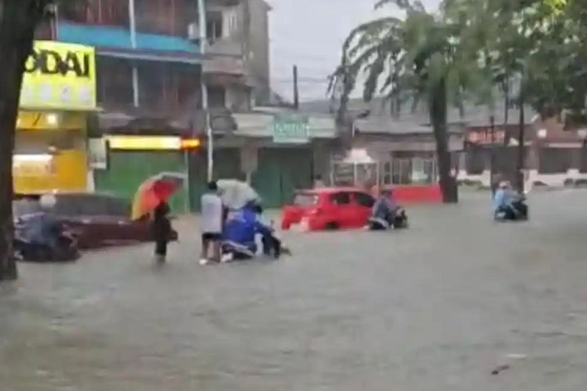 bengkel, mobil, banjir, banjir sumatera, Mobil Terendam Banjir Sumatera, Ini Kerusakan yang Perlu Diwaspadai