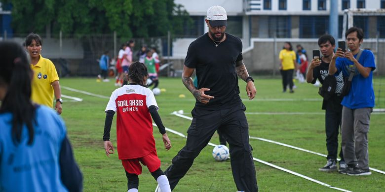 Persib, Layvin Kurzawa, Bhayangkara FC, Borneo FC, Komentar Layvin Kurzawa Usai Persib Bandung Kembali ke Puncak Klasemen