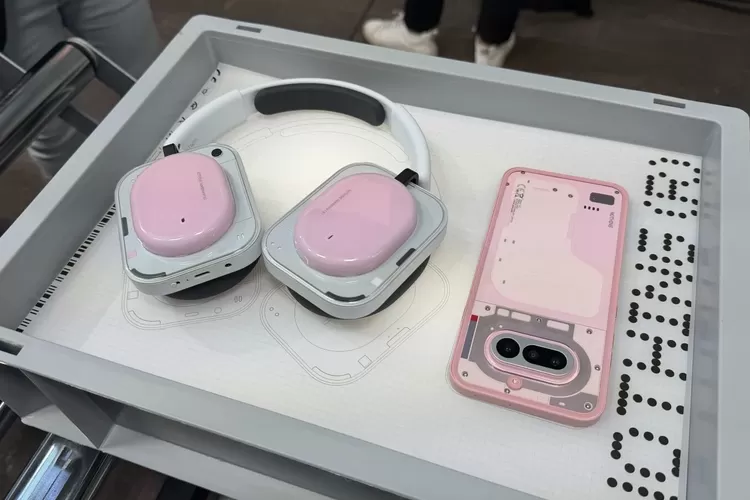 Nothing, Headphone, Nothing Headphone (a) Rilis, Baterai Bisa Tahan 5 Hari Sekali Cas