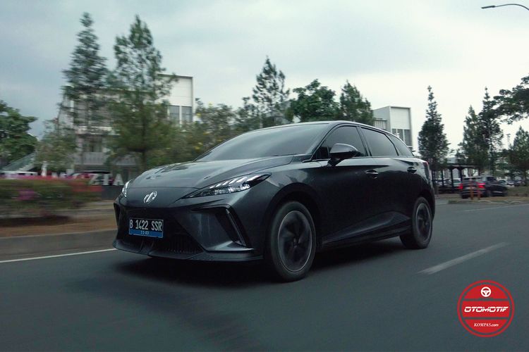 fitur canggih, MG4 EV, harga terjangkau, mobil listrik, Cek Harga dan Spesifikasi Mobil Listrik MG4 EV, Desain Eksterior , Interior dan Fitur Hiburan, Daya Tahan Baterai , Fitur Keamanan 