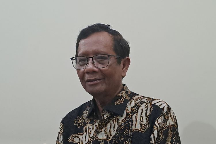 Mahfud MD, mahfud md demo, mahfud md kritik pemerintah, mahfud md tunjangan dpr, mahfud mf phk, mahfud md hukum, Mahfud MD Ingatkan Pemerintah: Masalah Inti Belum Disentuh,, Pemerintah baru meredam, bukan menyelesaikan, Sektor krusial ekonomi dan hukum, Kritik pola komunikasi pemerintah, Protes dinilai organik bisa ditunggangi