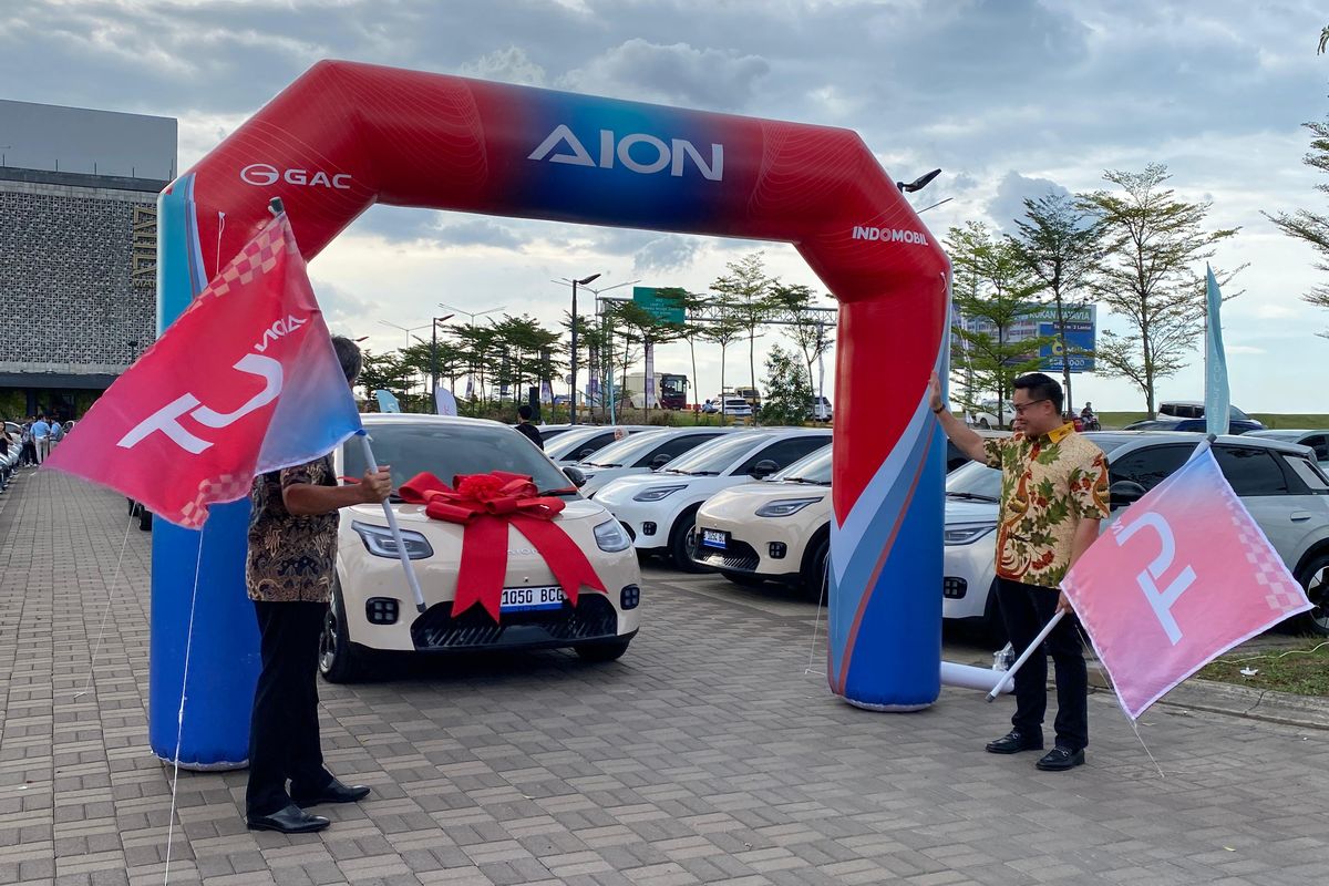 produksi lokal, mobil listrik, kendaraan listrik, Aion, aion ut, GAC Indonesia Serahkan 225 Unit Aion UT ke Konsumen