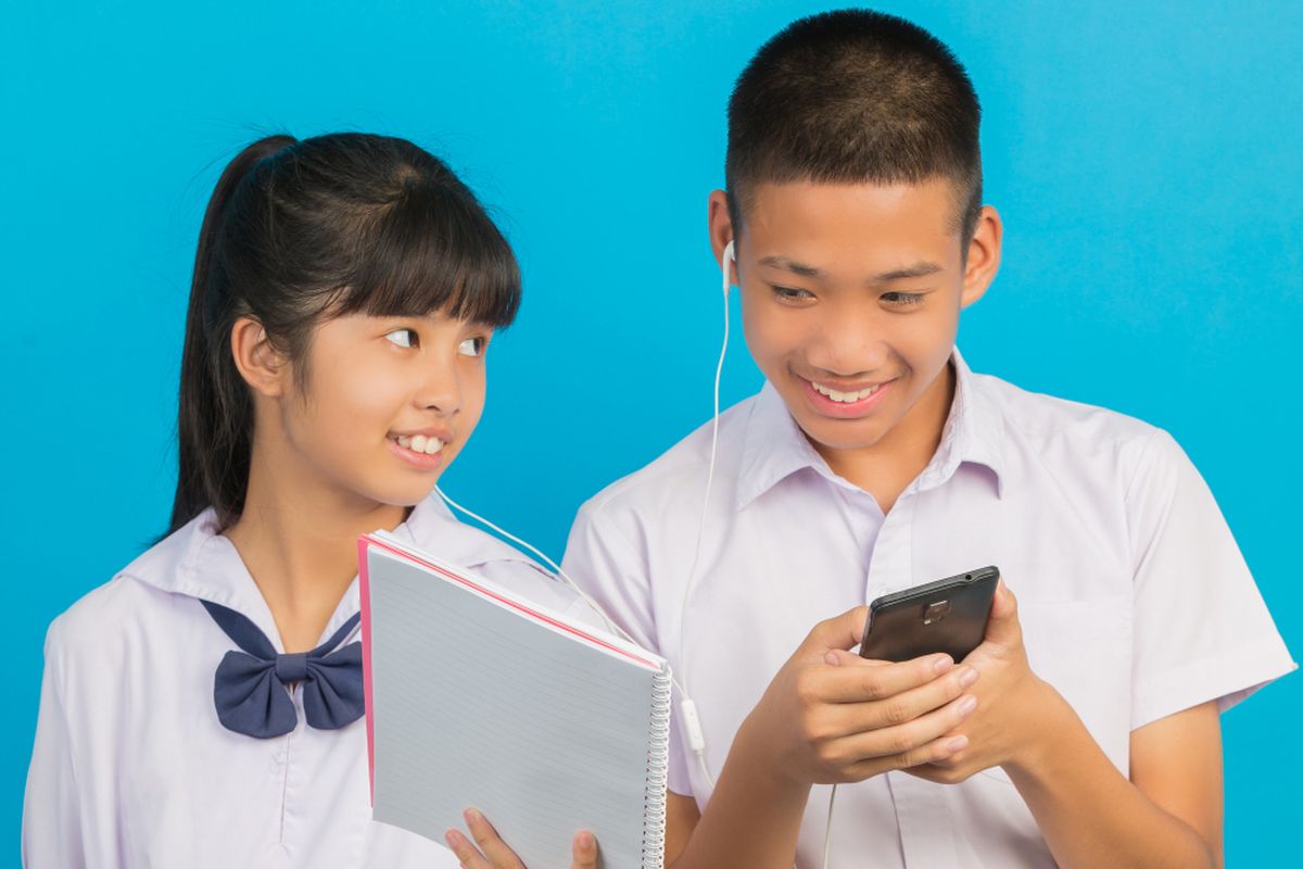 Disdik Jatim Siapkan Surat Edaran Batasi Penggunaan HP di Sekolah