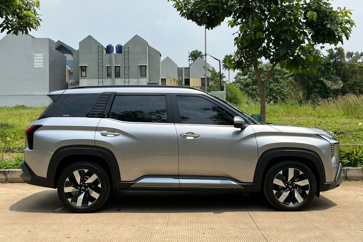 Toyota Innova Zenix, SUV dan MPV, Mitsubishi Destinator, kendaraan keluarga, Perbandingan Destinator dan Innova Zenix untuk Keluarga, Desain dan Dimensi, Interior , Performa Mesin dan Transmisi yang Mengesankan, Fitur Keselamatan , Harga yang Bersaing 